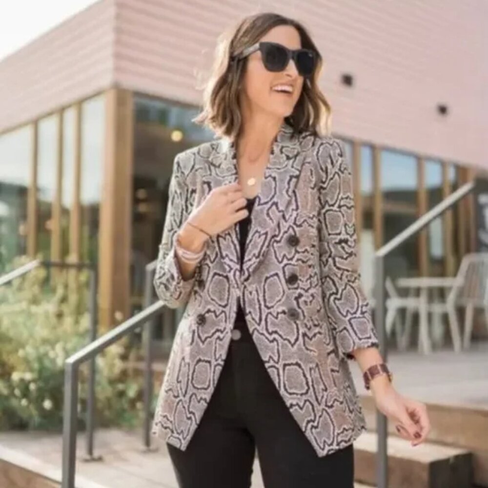 Cabi Python Snakeskin Print Blazer Size: 8 Nwot - image 2